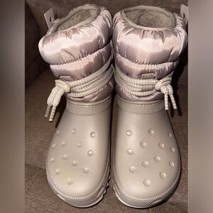 Crocs Women's Classic Neo Puff Luxe Boot Snow size 8